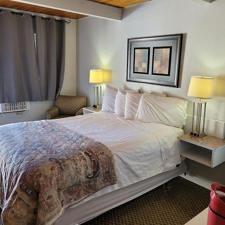 Pines Motel Сикамус Экстерьер фото