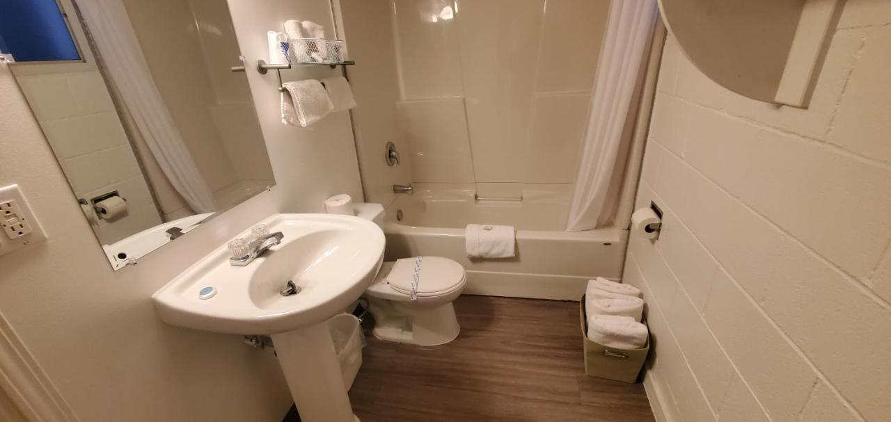 Pines Motel Сикамус Экстерьер фото