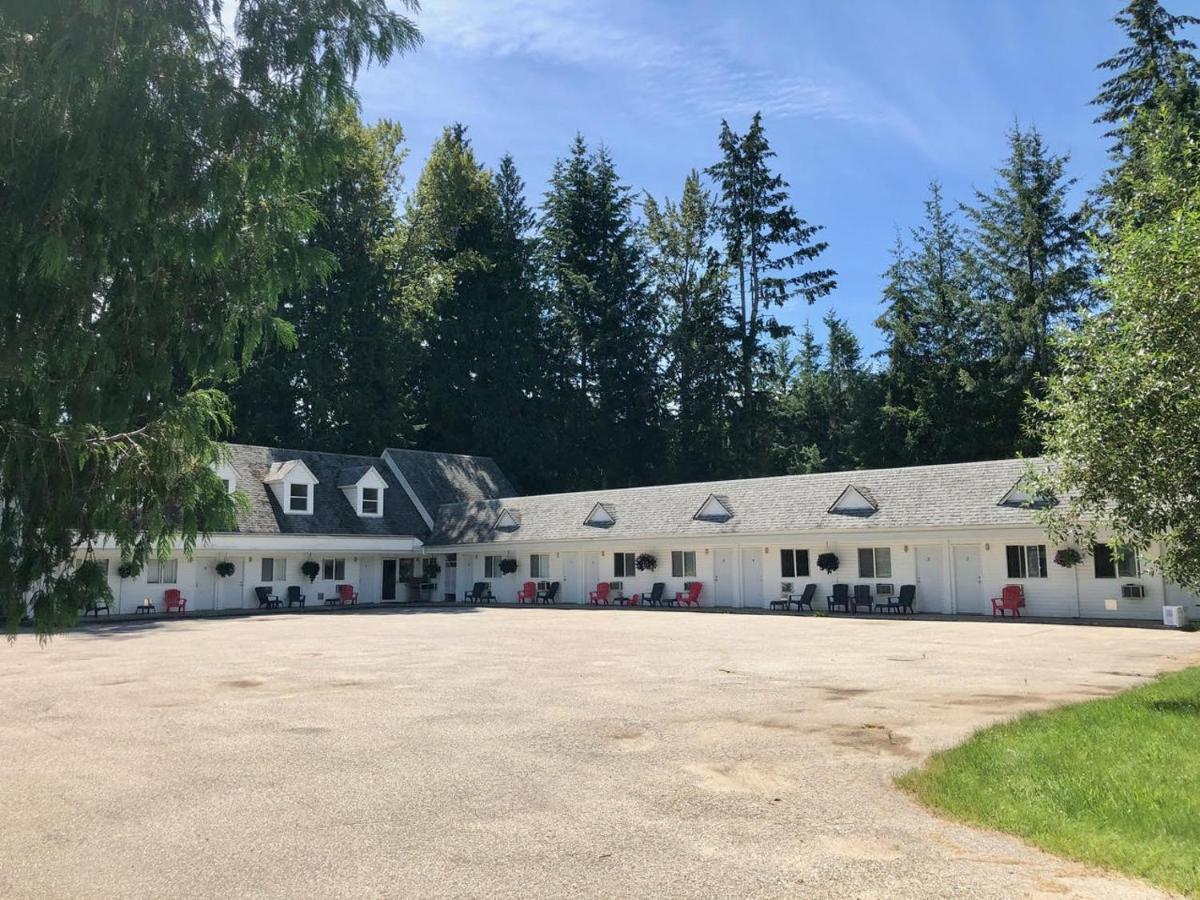 Pines Motel Сикамус Экстерьер фото