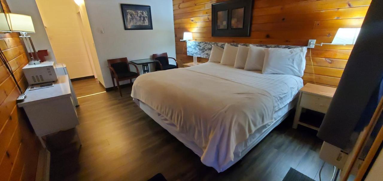Pines Motel Сикамус Экстерьер фото