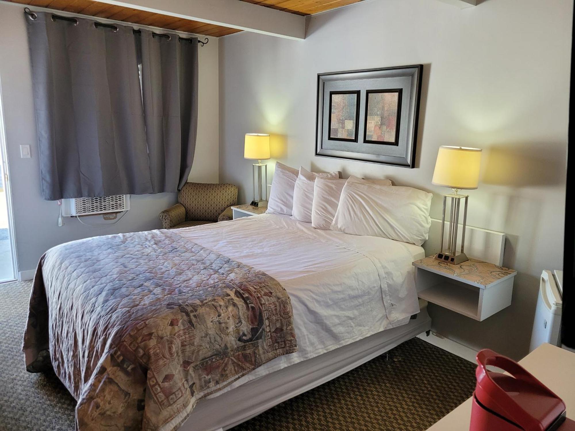 Pines Motel Сикамус Экстерьер фото